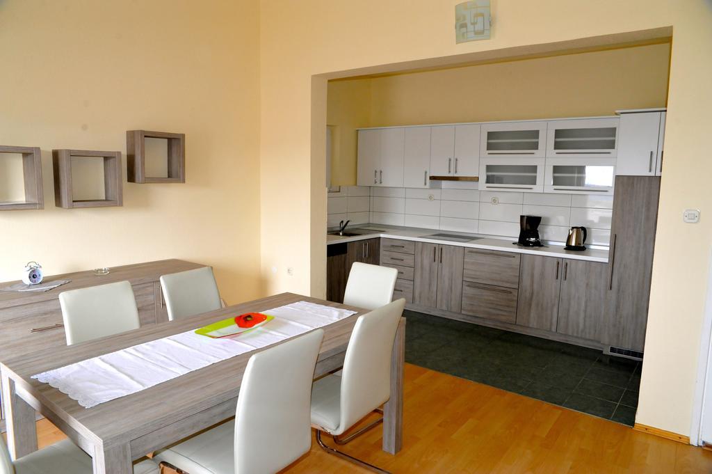 Apartments Stare Brajde ロパール 部屋 写真